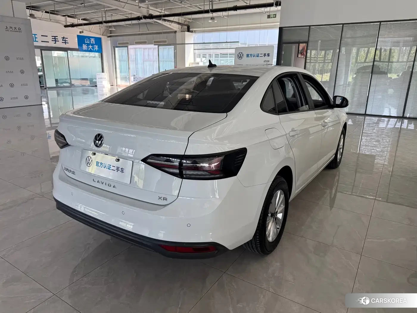 Volkswagen Lavida 2024 Белый из Китая, фото 2