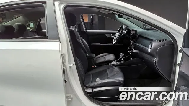 Kia The New K3 2nd generation 2021 Белый из Кореи, фото 2