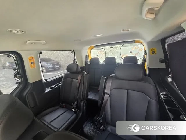 Hyundai Staria 2024 Желтый из Кореи, фото 2