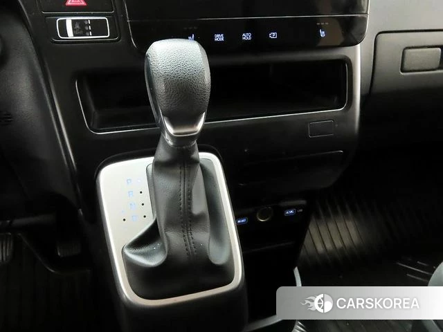 Hyundai Staria 2022 Серебристо-серый из Кореи, фото 2