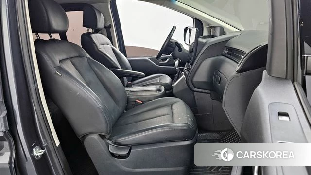 Hyundai Staria 2023 Серый из Кореи, фото 2