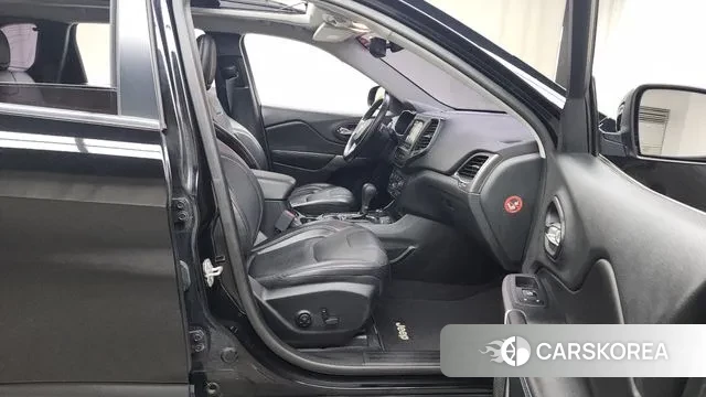 Jeep Cherokee (KL) id 3107130 из Кореи 2