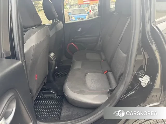 Jeep Renegade 2018 Черный из Кореи, фото 2