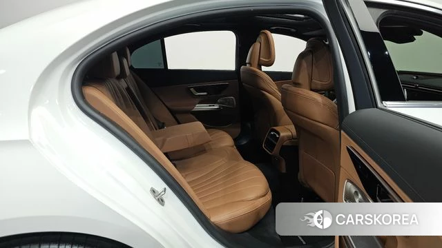 Mercedes-Benz E-Class W214 2024 Белый из Кореи, фото 2