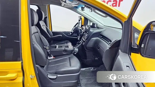 Hyundai Staria 2022 Желтый из Кореи, фото 2