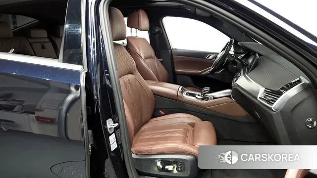 BMW X6 (G06) 2023 Черный из Кореи, фото 2