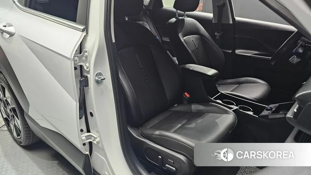 Hyundai Kona Hybrid (SX2) 2023 Белый из Кореи, фото 2