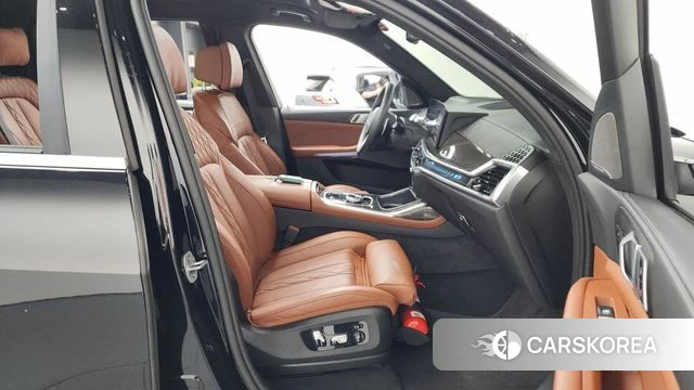 BMW X7 (G07) 2025 Черный из Кореи, фото 2