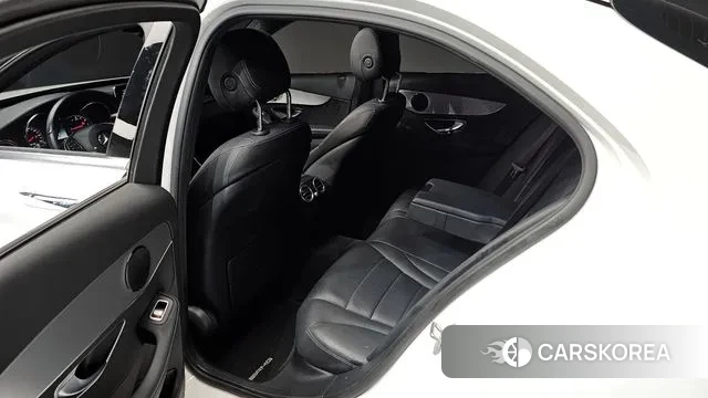 Mercedes-Benz C-Class W205 2018 Белый из Кореи, фото 2