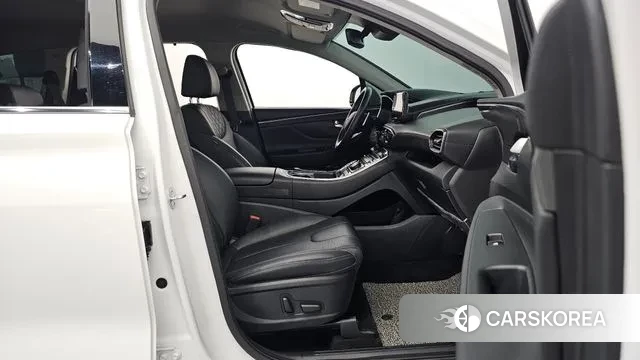 Hyundai The New Santa Fe 2023 Белый из Кореи, фото 2