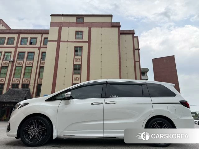 Honda Odyssey 2022 Белый из Китая, фото 2