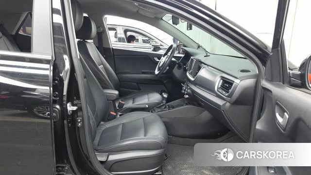 Kia Stonic 2018 Черный из Кореи, фото 2