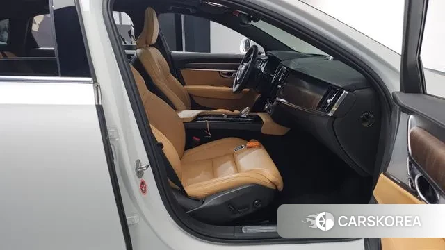 Volvo S90 2023 Белый из Кореи, фото 2