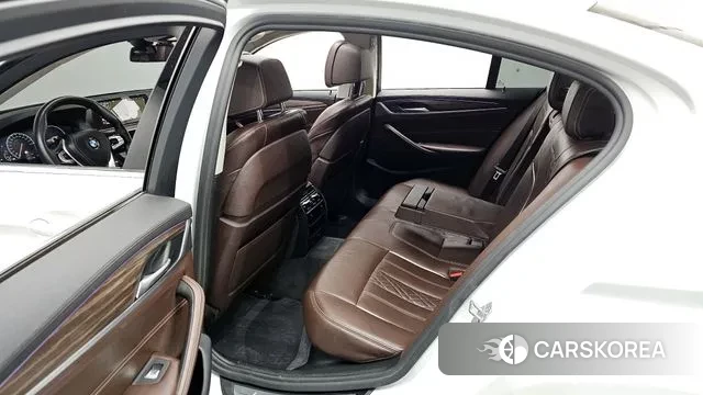 BMW 5 Series (G30) 2019 Белый из Кореи, фото 2