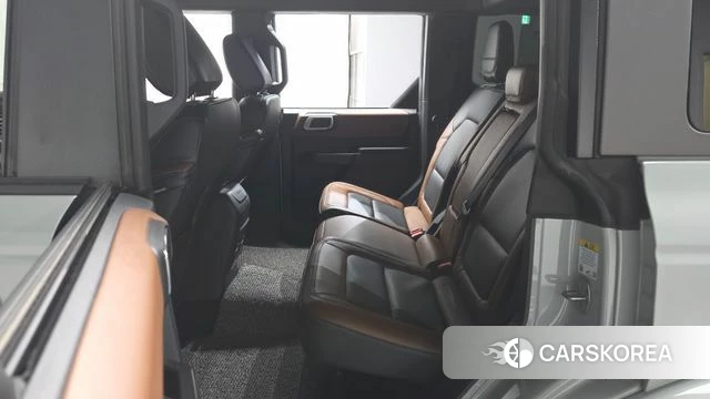 Ford Bronco 6th Generation 2024 Серебристо-серый из Кореи, фото 2