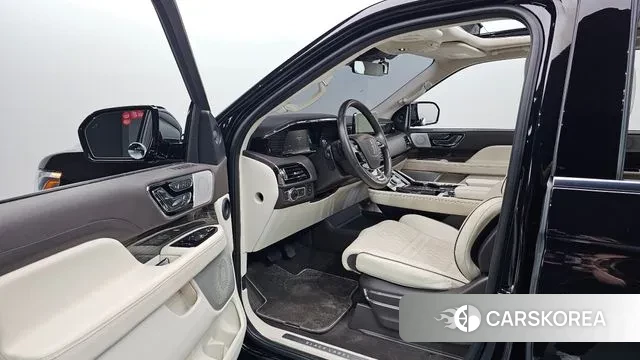 Lincoln Navigator 4th generation 2020 Черный из Кореи, фото 2