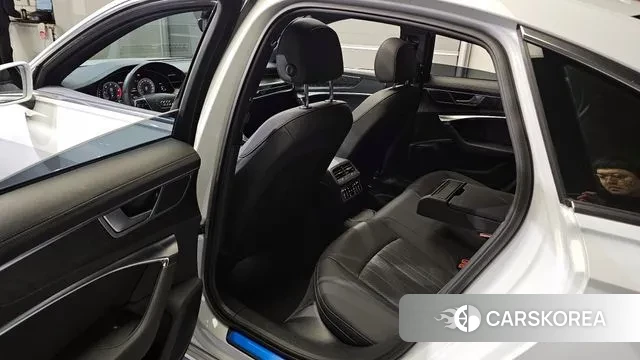 Audi A6 (C8) 2021 Белый из Кореи, фото 2