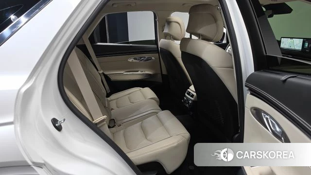 Genesis GV70 2022 Белый из Кореи, фото 2