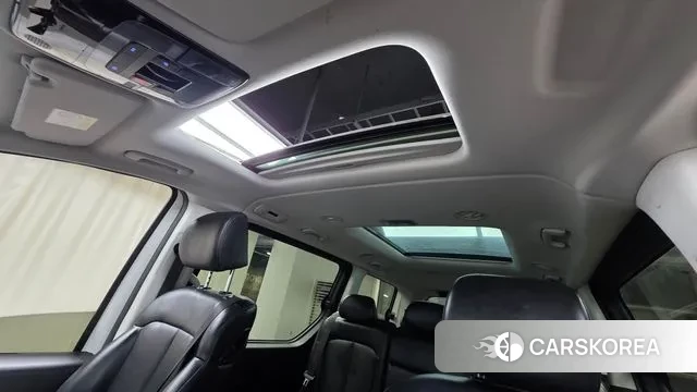 Hyundai Staria 2022 Белый из Кореи, фото 2