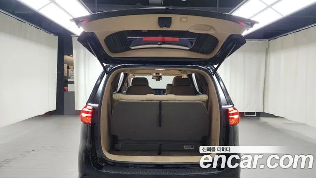 Kia The New Carnival 2018 Черный из Кореи, фото 2