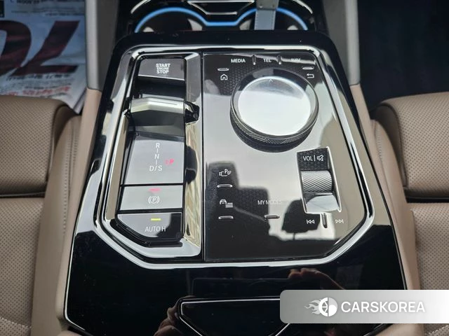BMW 5 Series (G60) 2025 Серебристо-серый из Кореи, фото 2