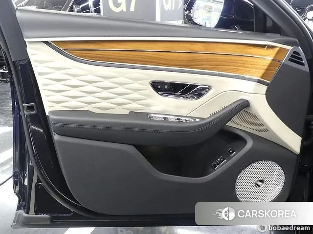 Bentley Flying Spur 3rd Generation 2022 Черный из Кореи, фото 2