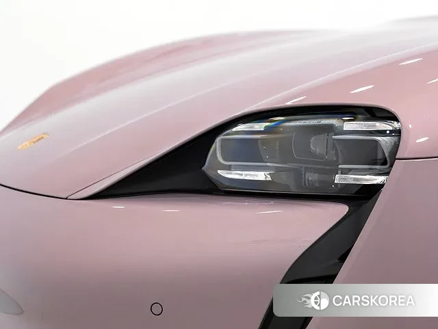 Porsche Taycan 2023 Розовый из Кореи, фото 2