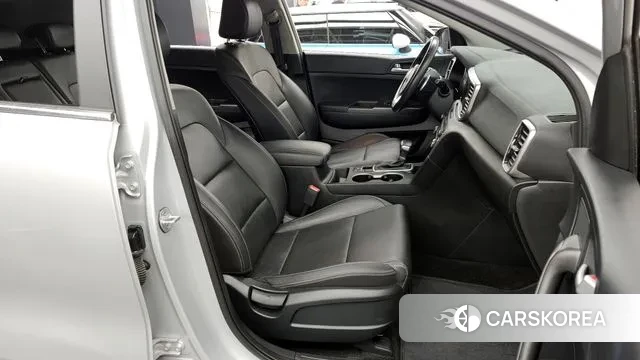 Kia Sportage The Bold 2021 Серебряный из Кореи, фото 2