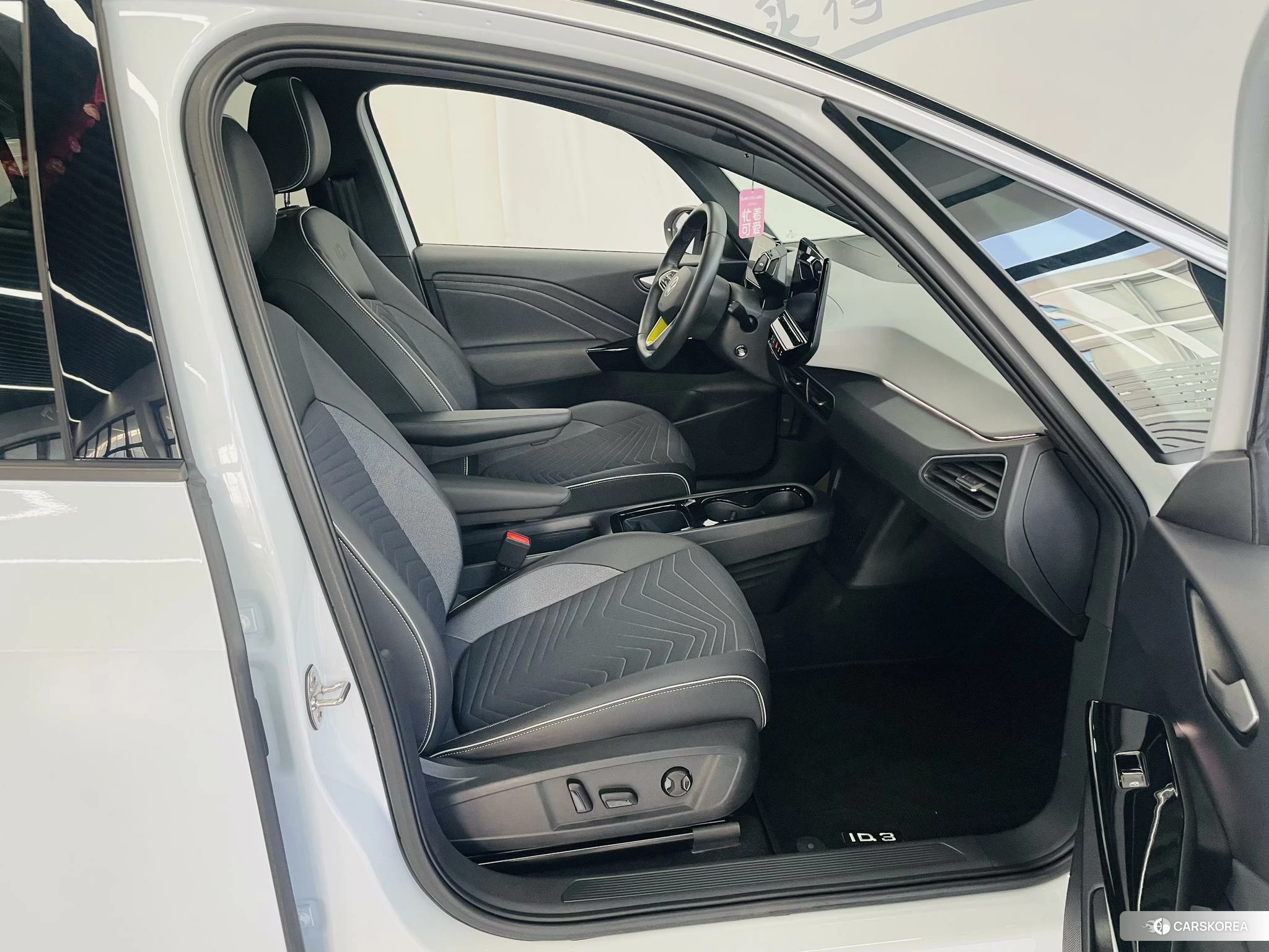Volkswagen ID.3 2023 Белый из Китая, фото 2
