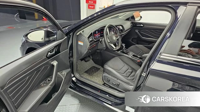 Volkswagen 7th Generation of Jetta 2024 Черный из Кореи, фото 2