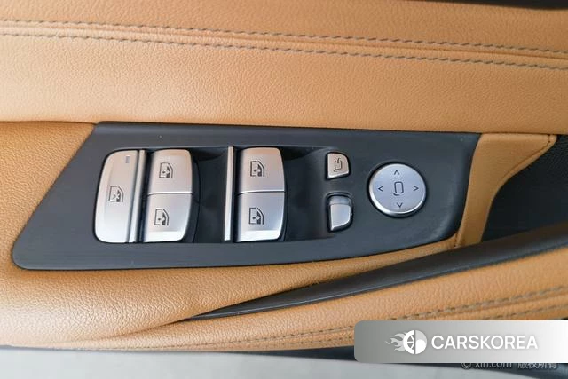 BMW 5 series (imported) 2024 Черный из Китая, фото 2