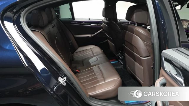 BMW 5 Series (G30) 2023 Черный из Кореи, фото 2