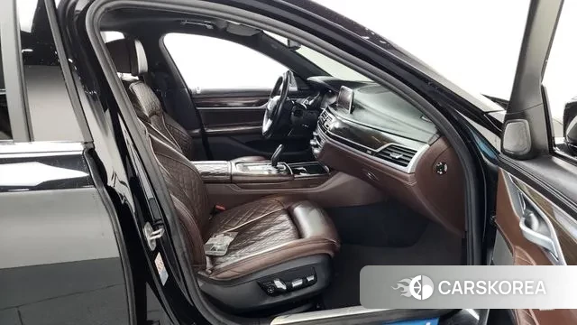 BMW 7 Series (G11) 2022 Черный из Кореи, фото 2