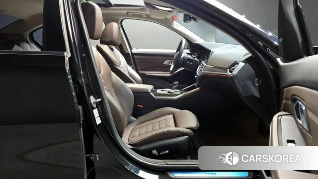 BMW 3 Series (G20) 2022 Белый из Кореи, фото 2