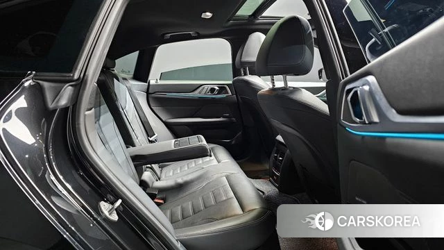 BMW i4 2024 Черный из Кореи, фото 2