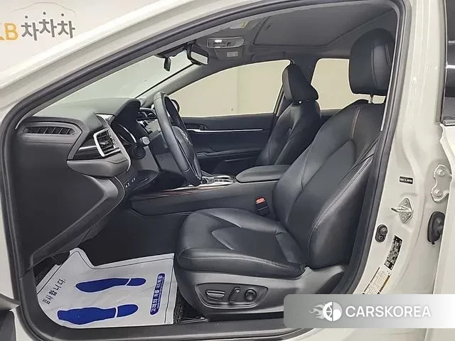 Toyota Camry (XV70) 2018 Белый из Кореи, фото 2