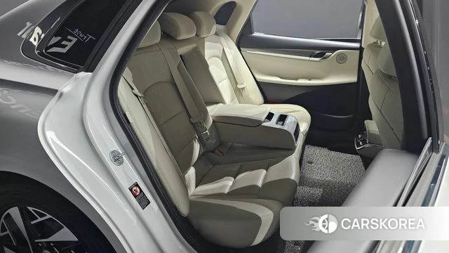 Hyundai The New Grandeur IG Hybrid 2022 Белый из Кореи, фото 2