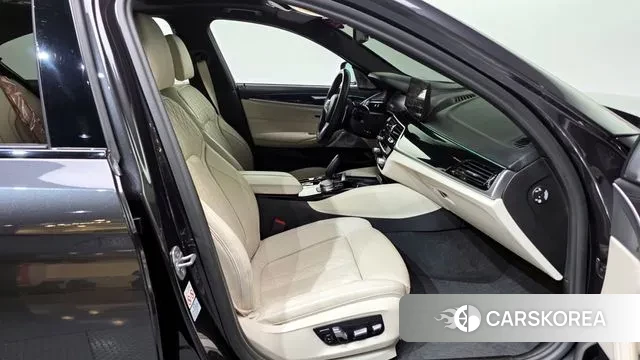 BMW 5 Series (G30) 2022 Серый из Кореи, фото 2