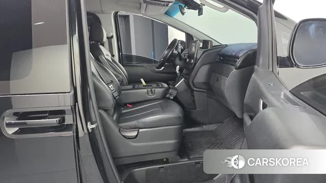 Hyundai Staria 2022 Черный из Кореи, фото 2