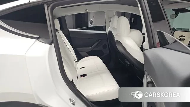 Tesla Model Y 2023 Белый из Кореи, фото 2