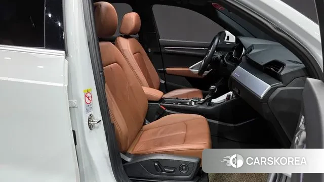 Audi Q3 (F3) 2022 Белый из Кореи, фото 2