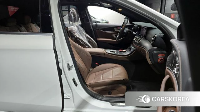 Mercedes-Benz E-Class W213 2022 Белый из Кореи, фото 2