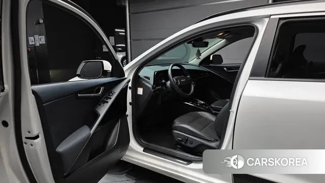 Kia Di Ol Nu Niro 2022 Белый из Кореи, фото 2