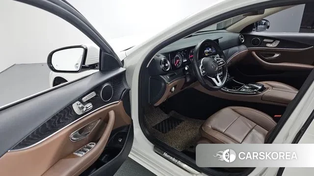 Mercedes-Benz E-Class W213 2020 Белый из Кореи, фото 2