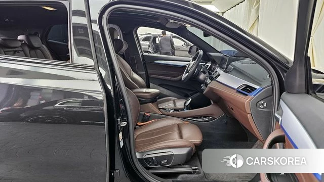 BMW X2 (F39) 2022 Черный из Кореи, фото 2