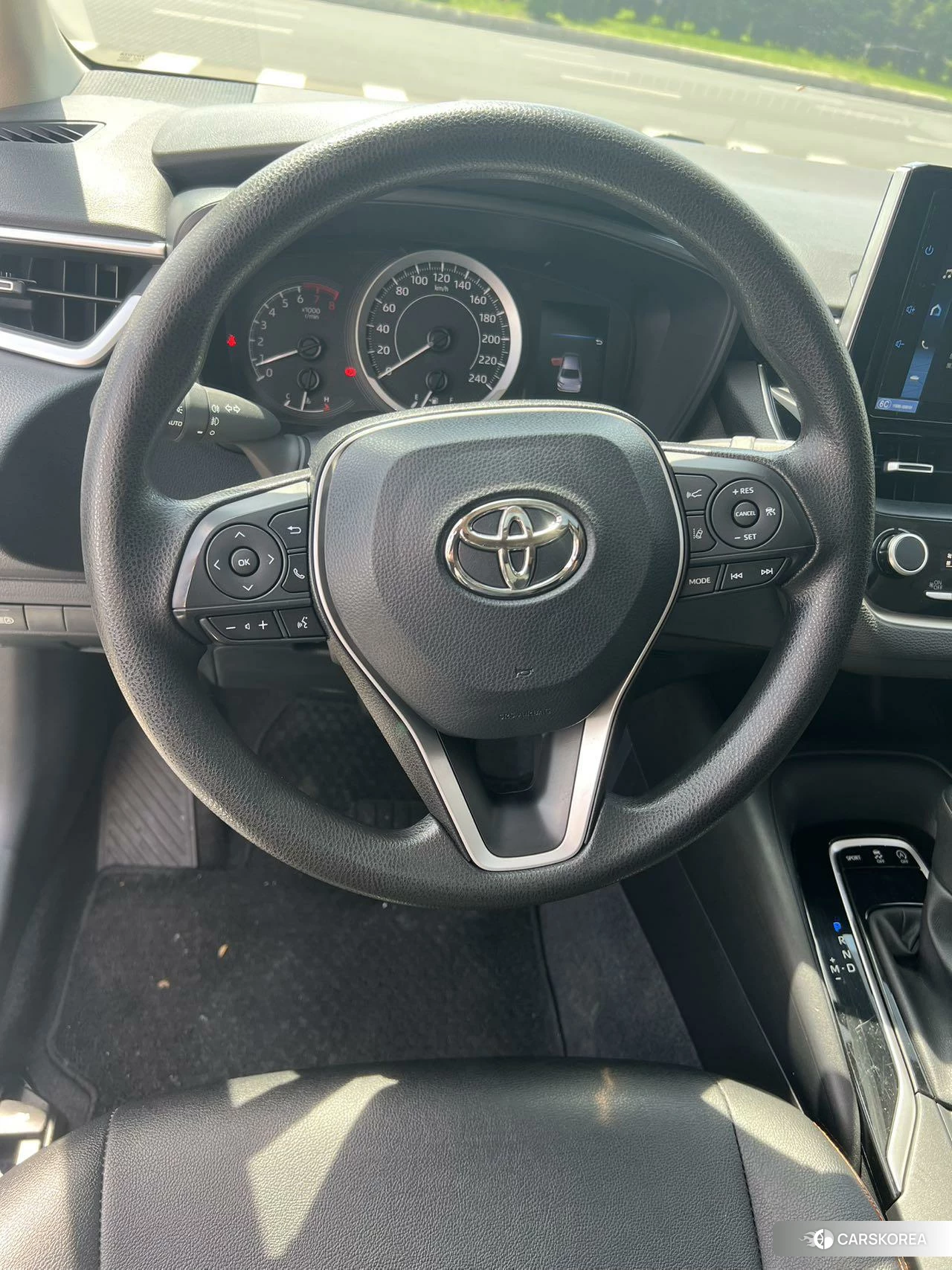 Toyota Corolla 2023 Белый из Китая, фото 2