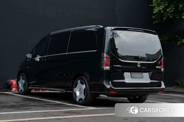 Mercedes-Benz V-class 2024 Черный из Китая, фото 2