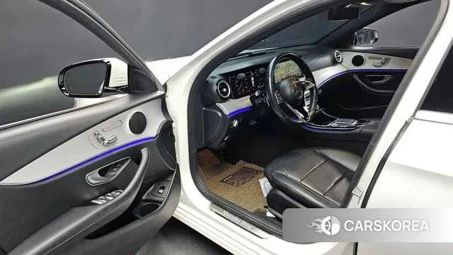 Mercedes-Benz E-Class W213 2021 Белый из Кореи, фото 2