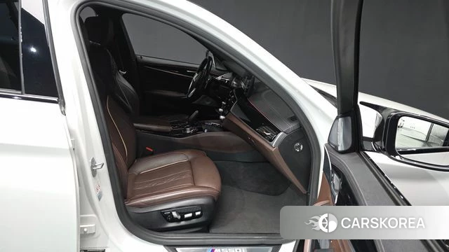 BMW 5 Series (G30) 2022 Белый из Кореи, фото 2