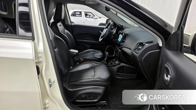 Jeep Compass 2nd Generation 2019 Белый из Кореи, фото 2